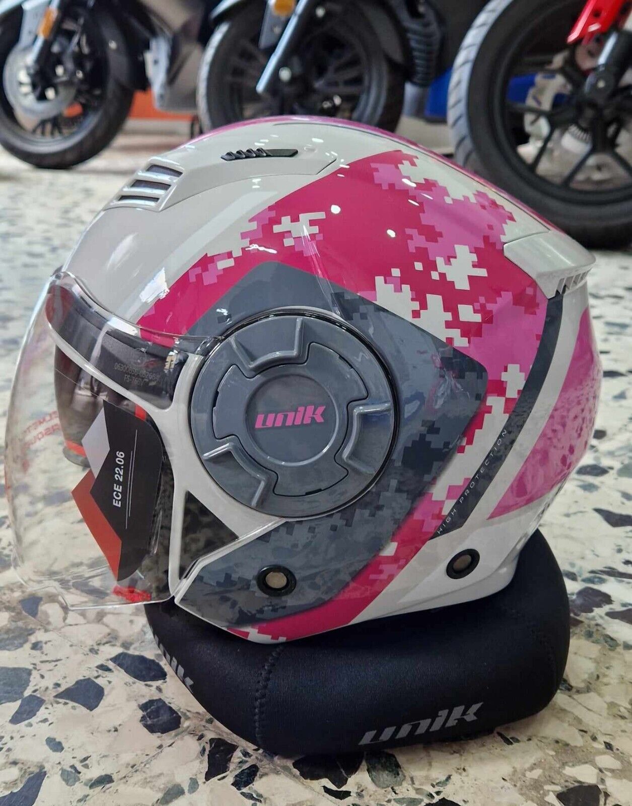 CASCO UNIK omologazione ECE22.06 BIANCO e ROSA con DOPPIA VISIERA